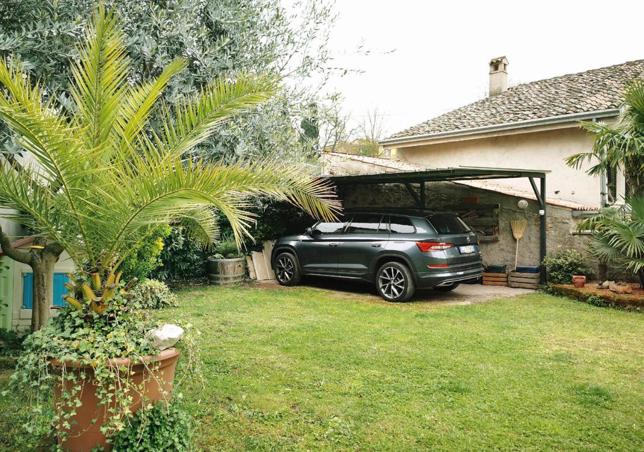 カプリーノ・ヴェロネーゼ Casa Rustica Con Giardinoヴィラ エクステリア 写真