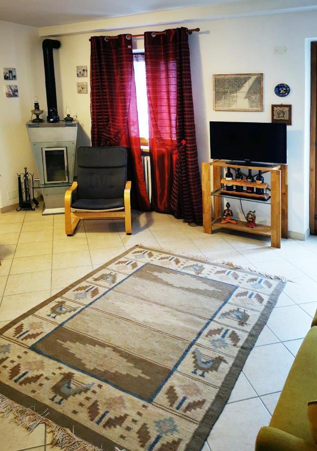 カプリーノ・ヴェロネーゼ Casa Rustica Con Giardinoヴィラ エクステリア 写真